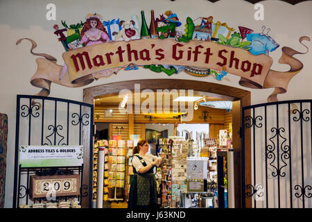 Michigan Frankenmuth, Bavarian Inn, Lodge, Hotel, Martha's Gift Shop, deutsche ethnische Gemeinschaft, Eingang, Eingang, Wandbild, Name des Geschäfts, Geschenke Souvenirs, Frau Stockfoto