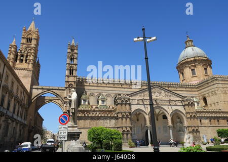 Mächtige und gepflegten Kirche im Zentrum der Stadt Palermo auf Sizilien Insel in Sizilien. Stockfoto