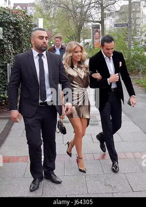 Sylvie Meis feiert Geburtstag und die Auseinandersetzung mit Charbel Aouad in Hamburg.  Mitwirkende: Sylvie Meis (van der Vaart), Charbel Aouad wo: Hamburg, Deutschland: 13. April 2017 Credit: WENN.com Stockfoto