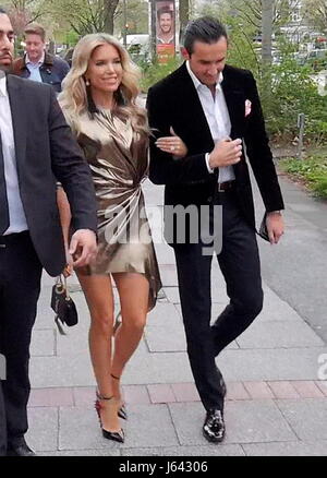 Sylvie Meis feiert Geburtstag und die Auseinandersetzung mit Charbel Aouad in Hamburg.  Mitwirkende: Sylvie Meis (van der Vaart), Charbel Aouad wo: Hamburg, Deutschland: 13. April 2017 Credit: WENN.com Stockfoto
