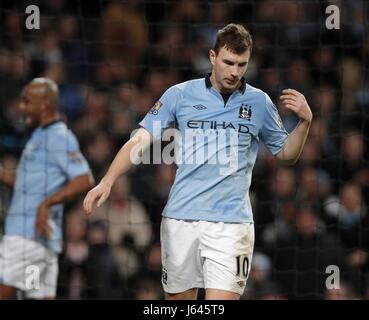 EDIN DZEKO MANCHESTER CITY FC ETIHAD STADIUM MANCHESTER ENGLAND 3. Februar 2013 Stockfoto