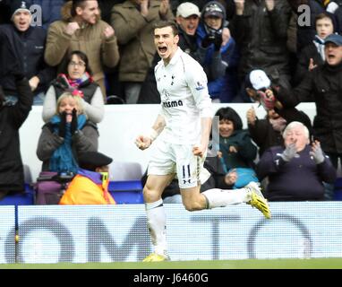 GARETH BALE feiert seinen 2. TOTTENHAM HOTSPUR V NEWCASTLE LONDON ENGLAND UK 9. Februar 2013 Stockfoto