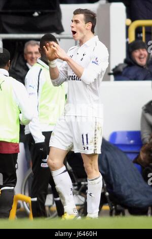 GARETH BALE feiert seinen 2. TOTTENHAM HOTSPUR V NEWCASTLE LONDON ENGLAND UK 9. Februar 2013 Stockfoto