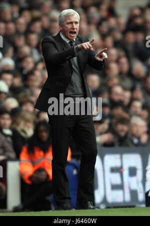 ALAN PARDEW TOTTENHAM HOTSPUR V NEWCASTLE LONDON ENGLAND UK 9. Februar 2013 Stockfoto