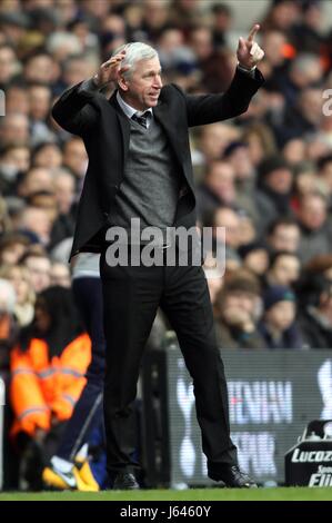 ALAN PARDEW TOTTENHAM HOTSPUR V NEWCASTLE LONDON ENGLAND UK 9. Februar 2013 Stockfoto