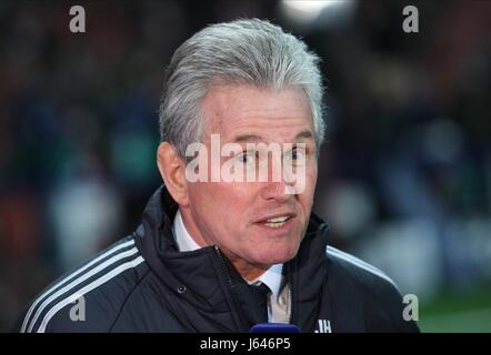 JUPP HEYNCKES FC BAYERN München Trainer EMIRATES Stadion LONDON ENGLAND UK 19. Februar 2013 Stockfoto