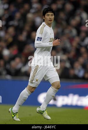 KI SUNG-YONG SWANSEA CITY FC WEMBLEY Stadion LONDON ENGLAND 24. Februar 2013 Stockfoto