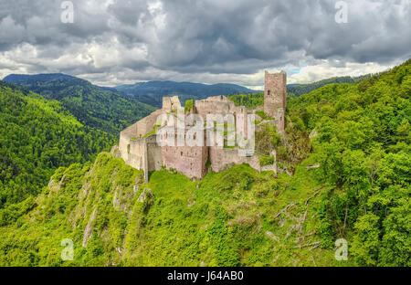 Sankt-Ulrich-Burgruine befindet sich in der Vogesen in der Nähe von Ribeauvillé, Elsass, Frankreich Stockfoto