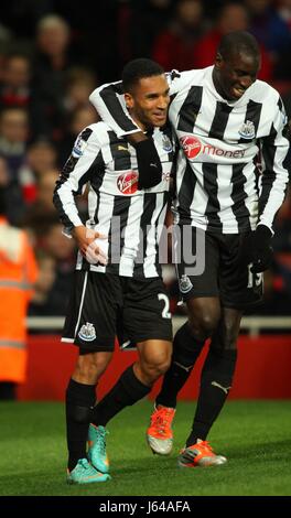 SYLVAIN MARVEAUX feiert HI ARSENAL V NEWCASTLE UNITED LONDON ENGLAND UK 29. Dezember 2012 Stockfoto