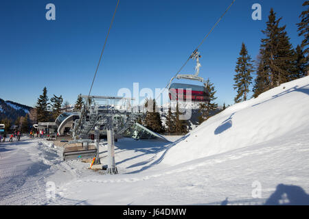 Seilbahn gehen zum Skigebiet der Schmitten in Zell Am See, Österreich Stockfoto