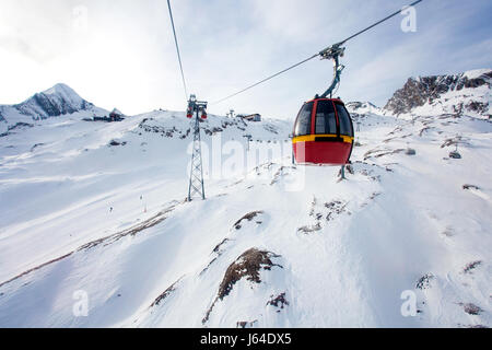 Seilbahn gehen zum Kitzsteinhorn Gipfel, Kaprun, Österreich Stockfoto