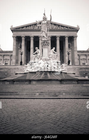 Pallas Athene vor dem österreichischen Parlament, Wien, Österreich Stockfoto