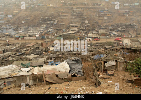 Slums in lima Stockfoto