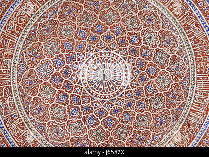 Detail der Decke in Isa Khan Grab. Humayun Grabanlage, Delhi, Indien am 13. Februar 2016 Stockfoto