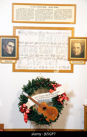Michigan Frankenmuth, deutsche bayerische Volksgemeinschaft, Bronner's Christmas Wonderland, Stille Nacht-Gedenkkapelle, musikalische Partitur, Stille Nacht, Autor, Jo Stockfoto