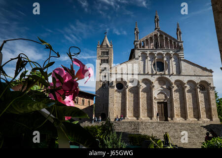 MASSA MARITTIMA, Italien - 14. Mai 2017: Toskana, die Kathedrale St. Cerbone, mittelalterliche Stadt Massa Marittima in Italien Stockfoto