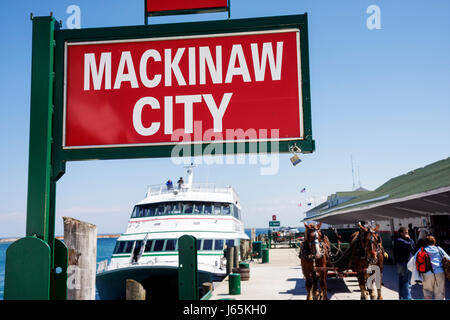 Mackinac Island Michigan, historischer State Parks Park Mackinaw, Meerenge, Lake Huron, große Seen, Arnold Ferry Dock, Katamaran, Mackinaw City, Schild, Boot, Arno Stockfoto