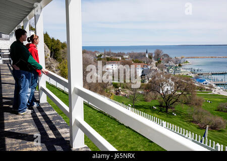 Mackinac Island Michigan, Historic State Parks Park Mackinaw, Straits of, Lake Huron, Fort Mackinac, Aussicht, landschaftlich, früher Frühling, Mann Männer männlich, Vater, Elternteil pa Stockfoto