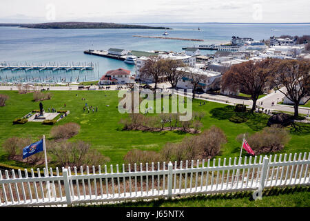 Mackinac Island Michigan, Historic State Parks Park Mackinaw, Straits of, Lake Huron, Fort Mackinac, Aussicht, landschaftlich, Marquette Park, Frühjahr, Geländer, Docks, Stockfoto