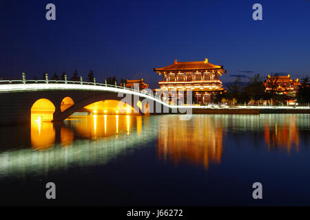 Nachtansicht von Datang Lotus Garden in Xi ' an, Provinz Shaanxi, China Stockfoto