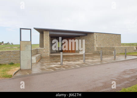 17.05.2017, Lindesfarne Burg, Holy Island, Berwick-upon-Tweed, Northumberland, England, UK die Außenansicht des "Fenster auf wilde Lindesfarne" birdw Stockfoto