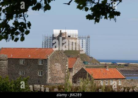 17.05.2017, Lindesfarne Burg, Holy Island, Berwick-upon-Tweed, Northumberland, England, UK Renovierungsarbeiten, Lindesfarne Burg, die unternommen werden Stockfoto