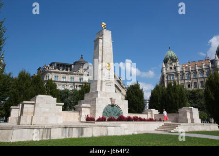 Sowjetischen Obelisken, Rote Armee War Memorial in Szabadság tér, zum Gedenken an die Befreiung der Stadt Budapest im Jahr 1945, Platz der Freiheit, Budapest, Ungarn Stockfoto