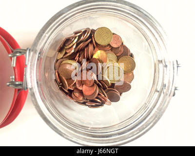 Luftaufnahme von Euro-Münzen im Weckglas Stockfoto