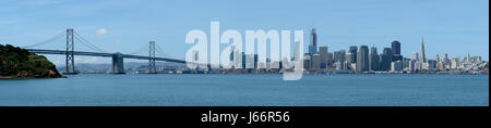 San Francisco: Blick auf die Bay Bridge und Downtown San Francisco. Stockfoto