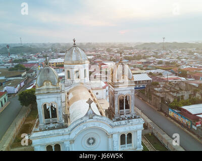 Katholische Kathedrale in Diriamba Luftbild. Touristischer Ort in Nicaragua Stockfoto