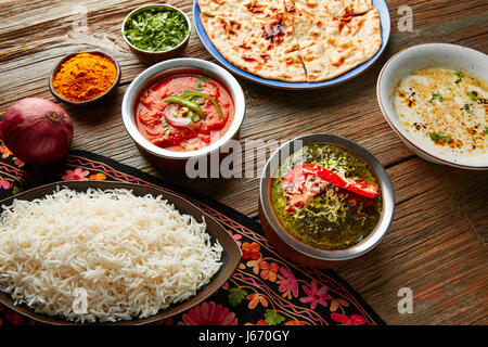 Palak Panner und Chicken Tikka Masala indische Rezepte auf Holz Stockfoto