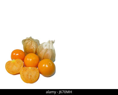 Lebhafte gelbe Reife Kap Stachelbeeren isoliert auf weißem Hintergrund, mit freiem Speicherplatz für Text und Gestaltung Stockfoto