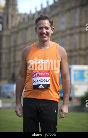 M/s besuchen außerhalb der Häuser von Parlament vor 2017 Virgin Geld London Marathon, London mit einem Fototermin: Jonathan Dianogly Where: London, Vereinigtes Königreich bei: 18. April 2017 Credit: WENN.com Stockfoto