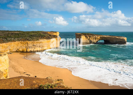 London Bridge, einer berühmten Felsbogen im Port Campbell National Park an der Great Ocean Road in Victoria, Australien. Stockfoto