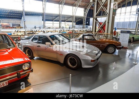 Brüssel, Belgien - 9. Juli 2016: Automotive Museum mit klassischen Automobilen Sammlungsausstellung im Cinquantenaire Parc in Belgien. Stockfoto