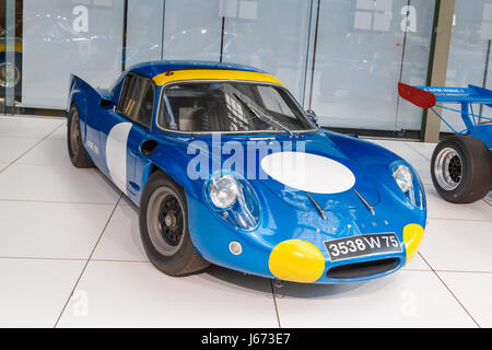 Brüssel, Belgien - 9. Juli 2016: Automotive Museum mit klassischen Automobilen Sammlungsausstellung im Cinquantenaire Parc in Belgien. Stockfoto