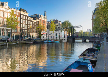 Kloveniersburgwal Kanal, Amsterdam, Niederlande Stockfoto