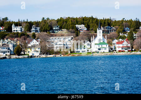 Mackinac Island Michigan, historische State Parks Park Mackinaw, Meerenge, Lake Huron, frühes Frühjahr, Ufer, Küste, Stadt, Gebäude, Skyline der Stadt, Blick von w Stockfoto