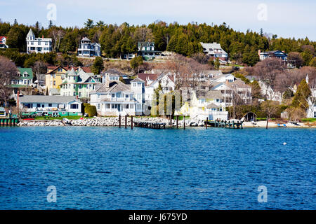 Michigan, MI, mich, Mackinac County, Island, Mackinaw, historischer State Parks Park, Straße von Lake Huron, frühes Frühjahr, Ufer, Küste, Stadt, Gebäude, Stadtskyl Stockfoto