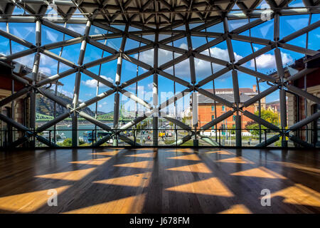 Budapest-Wal, Balna Gebäude. Moderner Architektur in Hungary.Whale (Balna) Gebäude steht für eine erfolgreiche Verschmelzung Alter und neuer Architektur Stockfoto