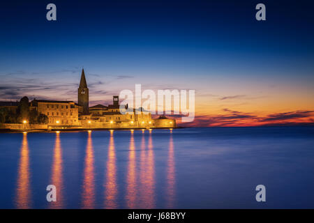 Blick von Porec bei Sonnenuntergang Stockfoto