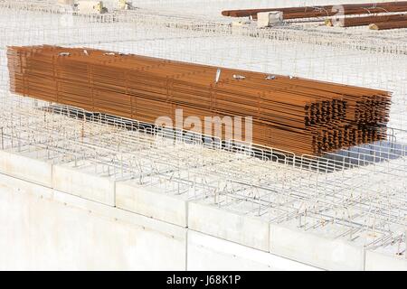 Betonwerk auf Baustelle Stockfoto