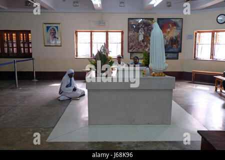 Mutter Teresa Grab in Mütter Haus in Kolkata, Indien am 11. Februar 2016. Stockfoto