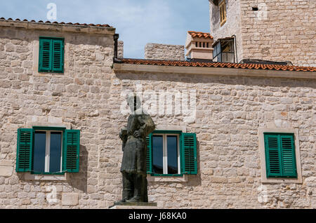 Sibenik, Kroatien - 11. August 2016 - Statue in Sibenik, Kroatien. Stockfoto