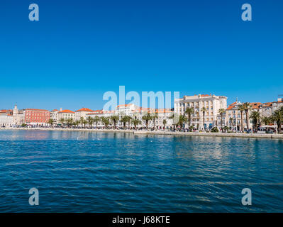 Split, Kroatien - 27. März 2016 - Split, Kroatien, an einem sonnigen Tag mit blauem Himmel. Stockfoto