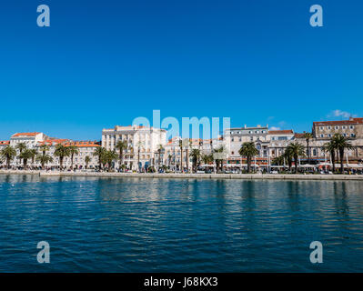 Split, Kroatien - 27. März 2016 - Split, Kroatien, an einem sonnigen Tag mit blauem Himmel. Stockfoto