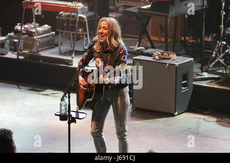 O2 Shepherds Bush Empire, London, UK 19. Mai 2017 Sheryl Crow, Sheryl Crow, erklingt im Konzert in O2 Shepherds Bush Empire, Credit: Richard Soans/Alamy Live News Stockfoto