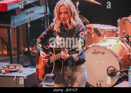 O2 Shepherds Bush Empire, London, UK 19. Mai 2017 Sheryl Crow, Sheryl Crow, erklingt im Konzert in O2 Shepherds Bush Empire, Credit: Richard Soans/Alamy Live News Stockfoto