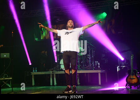 Neapel, Italien. 19 Mai, 2017. Italienische rapper Mattia Briga live im Casa della Musica in Napoli mit ihrer Tour "Talento Tour". Stockfoto