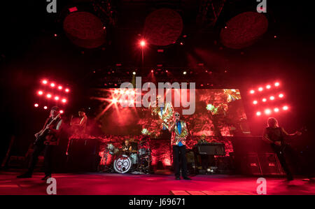 München, Deutschland. 19. Mai 2017. Deep Purple Bassist Roger Glover (l-R), Schlagzeuger Ian Paice, Sänger Ian Gillan, Keyboarder Don Airey und Gitarrist Steve Morse in Aufführung auf der Bühne in der Olympiahalle in München, 19. Mai 2017. Die britische Rock-Legenden haben ihre "Long Goodbye Tour" in Deutschland angepfiffen. Foto: Sven Hoppe/Dpa/Alamy Live News Stockfoto